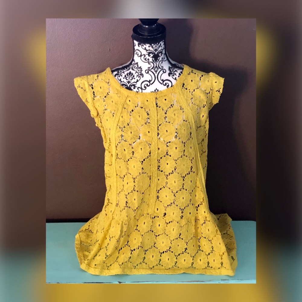 🌻Lace Top🌻 - Picture 2 of 4